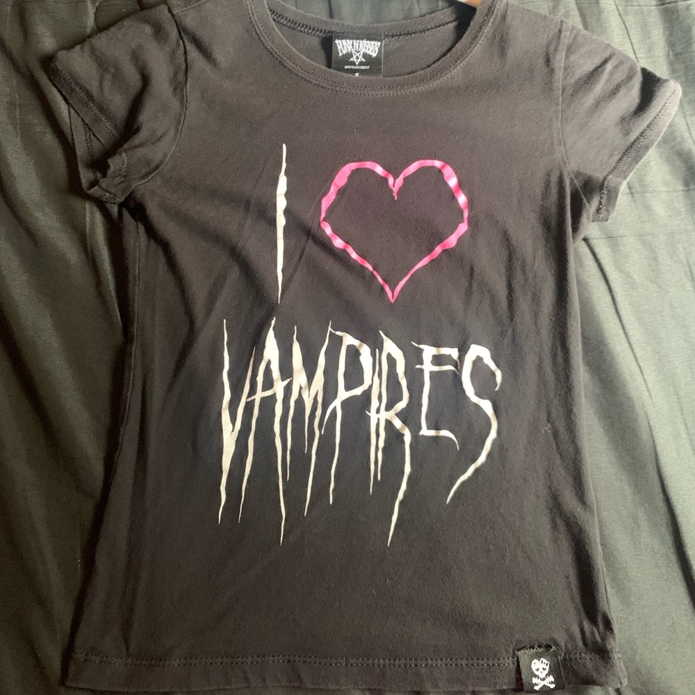 Punk kisses “I Heart Vampires” baby tee